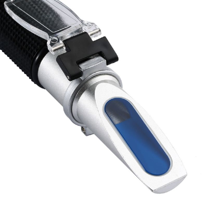 Refractometer for Measuring Salinity 0% to 28% / Automatic Temperature Compensation 10°C to 30°C / No Batteries Required