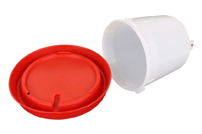 6-Litre Drinker for Chickens, Ducks, Turkeys, and other Similar Birds