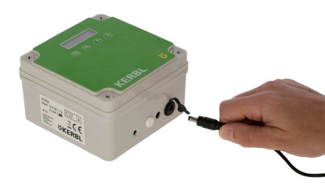 Connecting Cable For Battery, Battery For Automatic Door / For chicken coop / Connector - 5.5 x 2.1 mm / Fuse 2A / Length 3m.